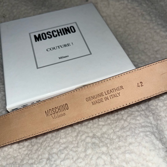Brand New Women’s Moschino Belt Color Rose Size 42 - Picture 2 of 4